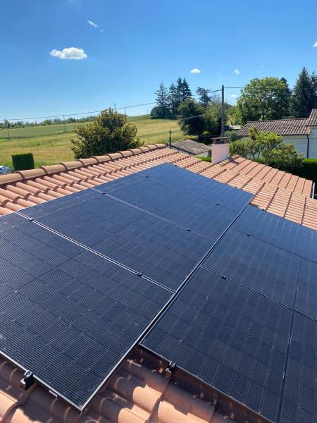 découvrez le panneau solaire bourgeois, une solution élégante et performante pour optimiser votre consommation énergétique tout en respectant l'esthétique de votre habitat. adoptez une énergie renouvelable de qualité et contribuez à la protection de l'environnement.