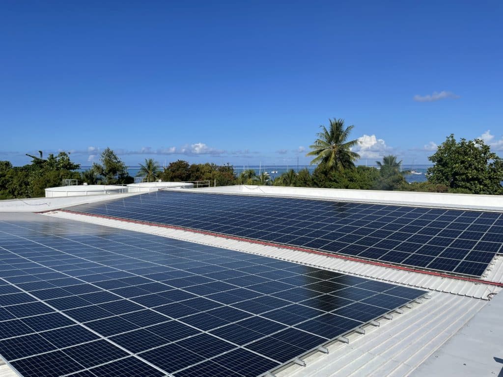 découvrez les panneaux solaires carrefour, une solution énergétique durable et économique pour votre maison. profitez d'une énergie renouvelable tout en réduisant votre facture d'électricité grâce à notre sélection de panneaux solaires performants et accessibles.