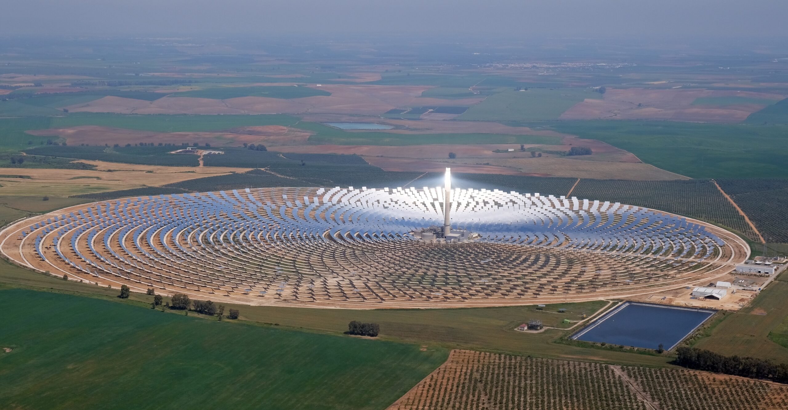 découvrez les avantages des panneaux solaires en espagne : une source d'énergie renouvelable, des économies sur vos factures d'électricité et un impact positif sur l'environnement. passez au solaire et profitez du soleil espagnol pour alimenter votre foyer !