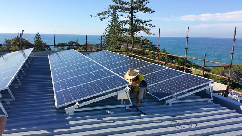 découvrez les avantages des panneaux solaires en espagne : énergie renouvelable, économies sur vos factures et un impact positif sur l'environnement. explorez les meilleures options pour investir dans l'énergie solaire et profitez d'un ensoleillement idéal.