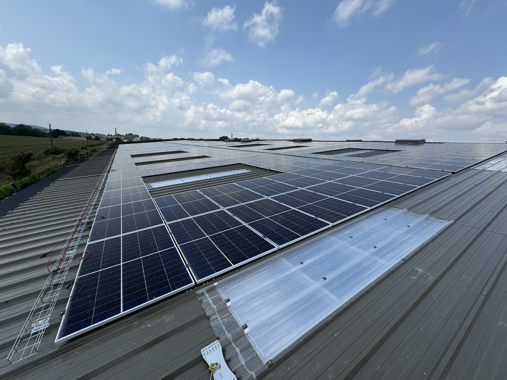 découvrez les avantages des panneaux solaires en france : des solutions écologiques, des économies d'énergie significatives et un soutien gouvernemental. investissez dans un avenir durable dès aujourd'hui !