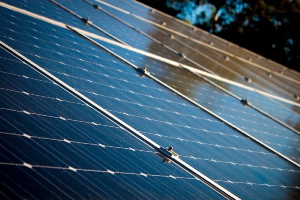 découvrez les solutions d'énergie renouvelable avec nos panneaux solaires en lorraine. profitez d'une installation sur mesure, d'une efficacité énergétique optimale et d'avantages écologiques. transformez votre foyer en un véritable éco-havre tout en réduisant vos factures d'électricité.