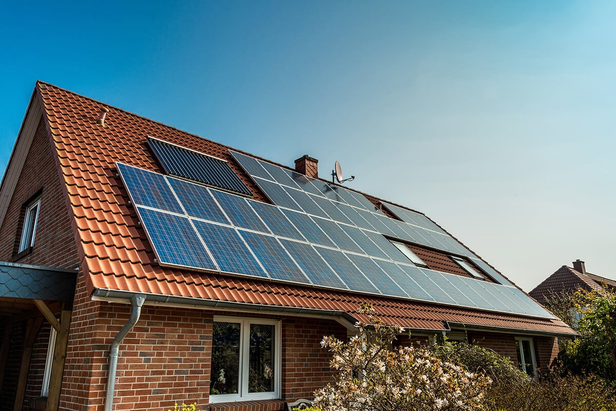 découvrez les avantages des panneaux photovoltaïques pour produire une énergie renouvelable et réduire vos factures d'électricité. informez-vous sur les différents types de panneaux, leur installation et leur impact environnemental.