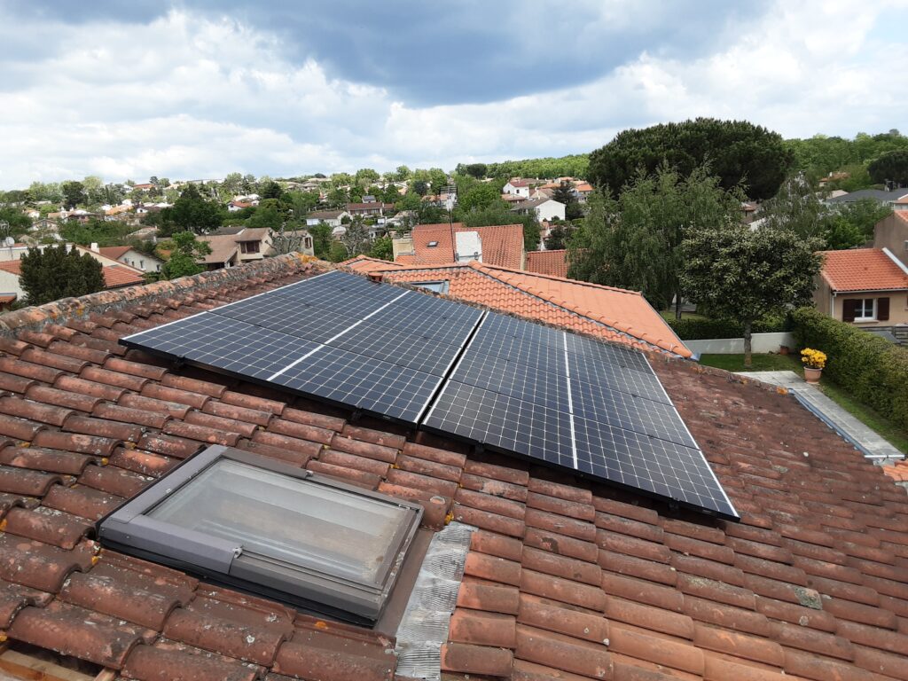 découvrez notre expertise en panneaux photovoltaïques à toulouse. profitez d'une énergie verte et réduisez vos factures d'électricité grâce à des installations sur mesure. contactez-nous pour un devis gratuit et faites le choix d'une solution durable pour votre maison ou entreprise.