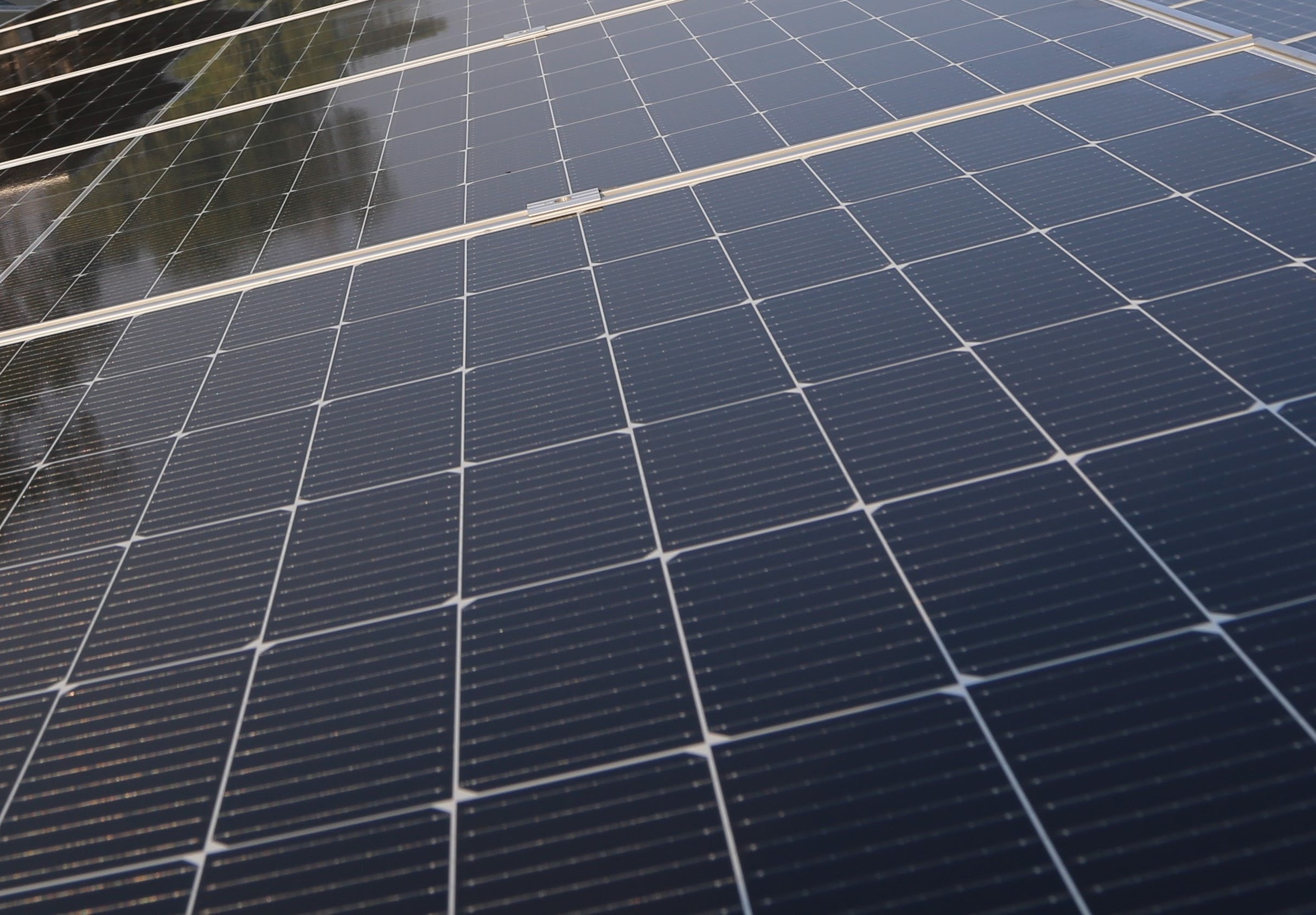 découvrez l'augmentation significative de l'adoption des panneaux photovoltaïques. explorez les tendances actuelles, les avantages environnementaux et économiques, et comment cette technologie solaire transforme le paysage énergétique en france.