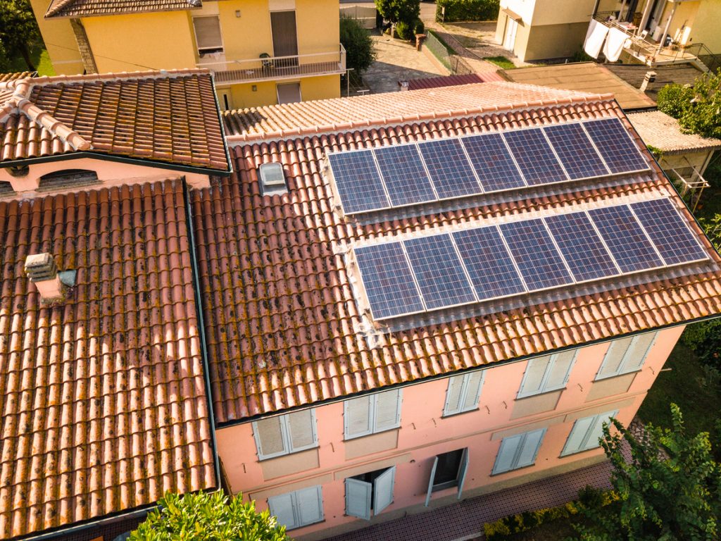 découvrez nos panneaux photovoltaïques performants, alliant efficacité et durabilité pour une production d'énergie solaire optimisée. bénéficiez d'une solution écologique et économique adaptée à vos besoins, tout en réduisant votre empreinte carbone.