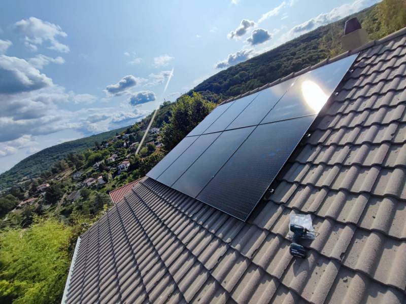 découvrez les avantages des panneaux solaires pour votre maison. économisez sur vos factures d'énergie tout en contribuant à la protection de l'environnement. optez pour une solution durable et économique avec nos systèmes de panneaux solaires de haute qualité.