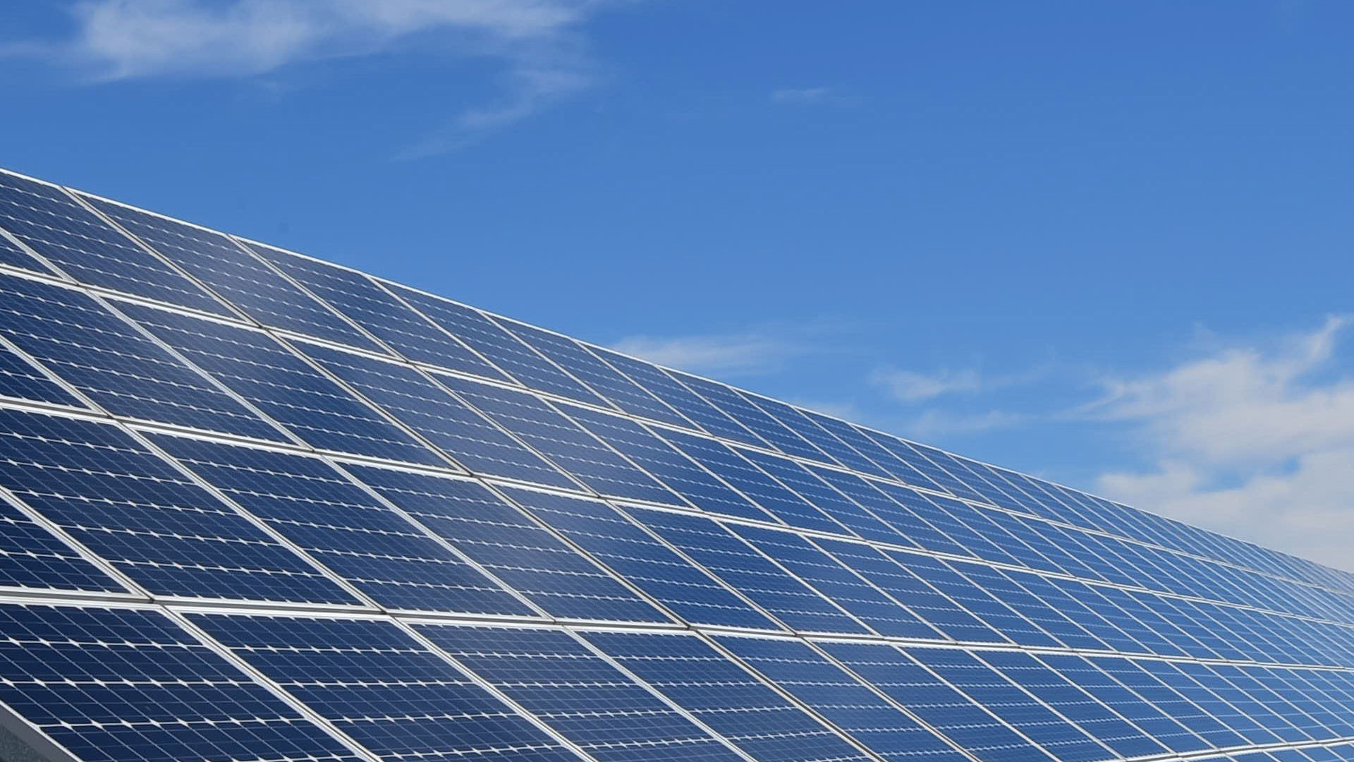 découvrez comment les panneaux solaires peuvent réduire votre facture d'énergie et contribuer à un avenir plus durable. explorez les avantages du photovoltaïque, les options d'installation, et des conseils pour optimiser votre consommation d'énergie.