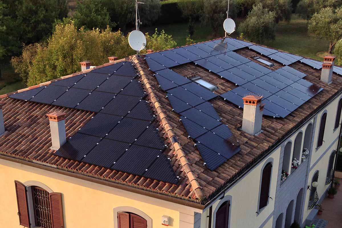 découvrez les avantages des panneaux solaires pour votre maison ou entreprise. économisez sur vos factures d'énergie tout en contribuant à la protection de l'environnement grâce à une source d'énergie renouvelable et durable.