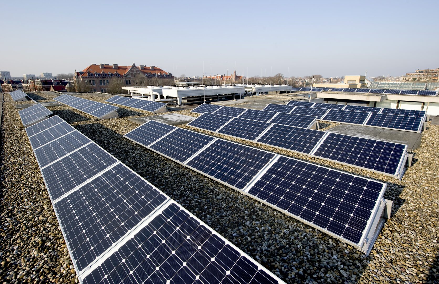 découvrez comment les panneaux solaires efficaces transforment l'énergie solaire en électricité propre et renouvelable. optimisez votre consommation d'énergie tout en réduisant votre empreinte carbone grâce à des technologies innovantes et performantes.