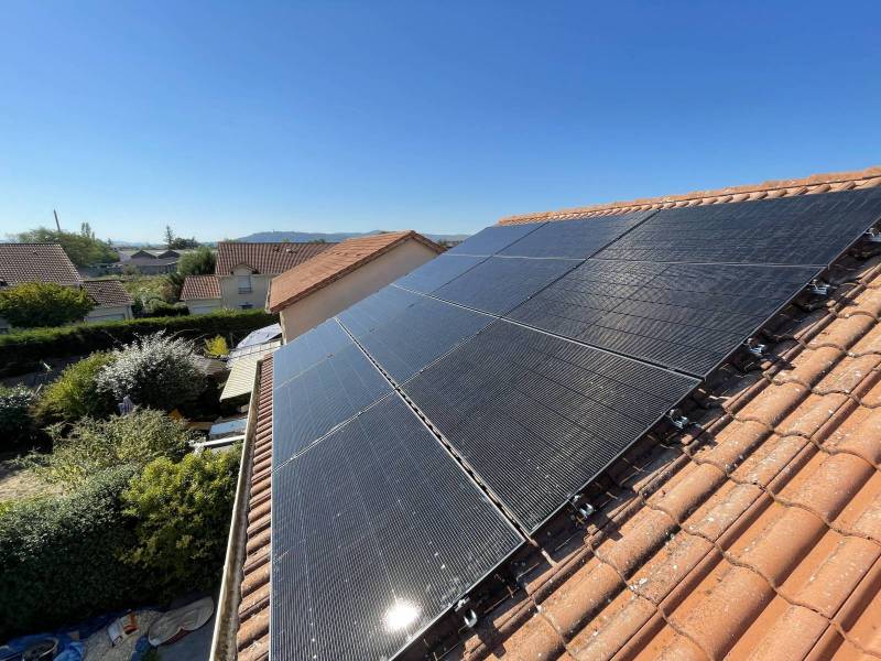 découvrez les panneaux solaires efficaces qui optimisent votre production d'énergie tout en réduisant vos coûts. explorez nos solutions innovantes pour une transition énergétique réussie.