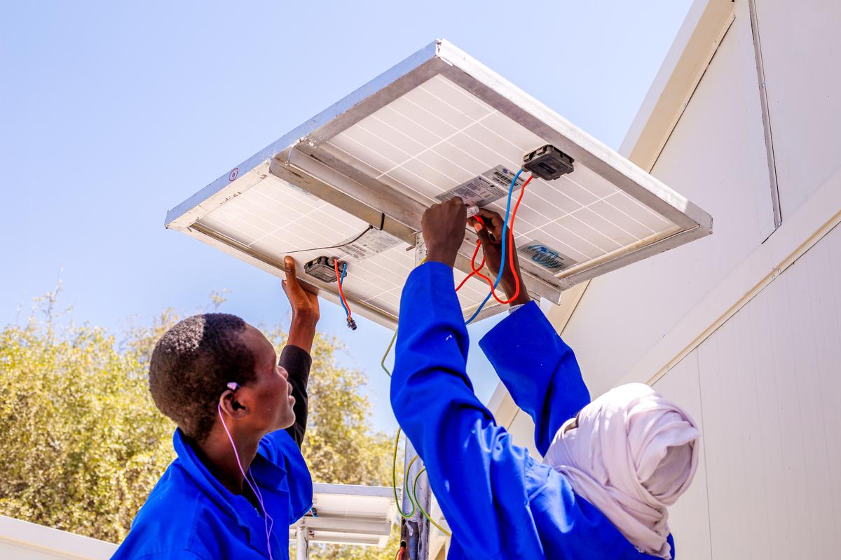 découvrez comment les panneaux solaires transforment l'énergie renouvelable en une solution durable et économique pour votre foyer. informez-vous sur les avantages, l'installation et les subventions disponibles pour profiter pleinement de cette énergie propre.
