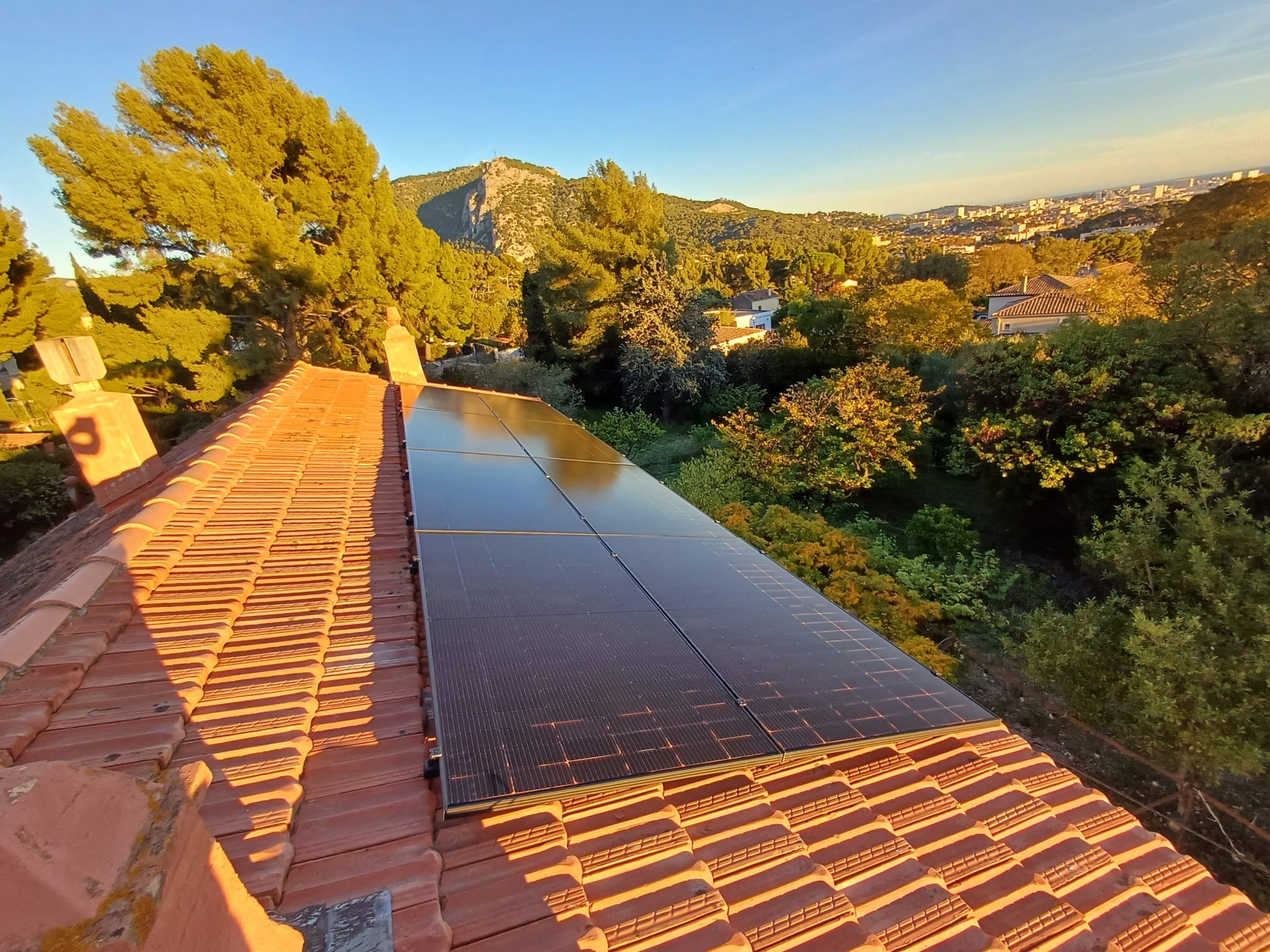 découvrez les meilleurs panneaux solaires à marseille pour réduire vos factures d'énergie et contribuer à un avenir durable. profitez d'une installation professionnelle et de conseils adaptés à vos besoins.