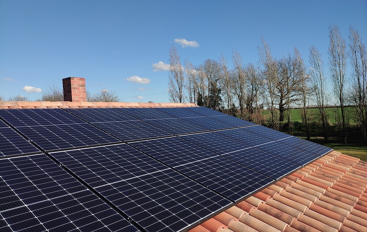 découvrez nos solutions de panneaux solaires à nantes, idéales pour réduire vos factures d'énergie et contribuer à un avenir durable. profitez d'une installation personnalisée et d'un accompagnement complet pour passer à l'énergie solaire en toute sérénité.