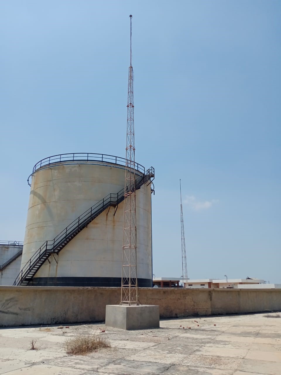 découvrez l'importance d'installer un paratonnerre pour protéger votre maison des éclairs. explorez nos conseils et solutions pour assurer la sécurité de votre habitation face aux tempêtes.
