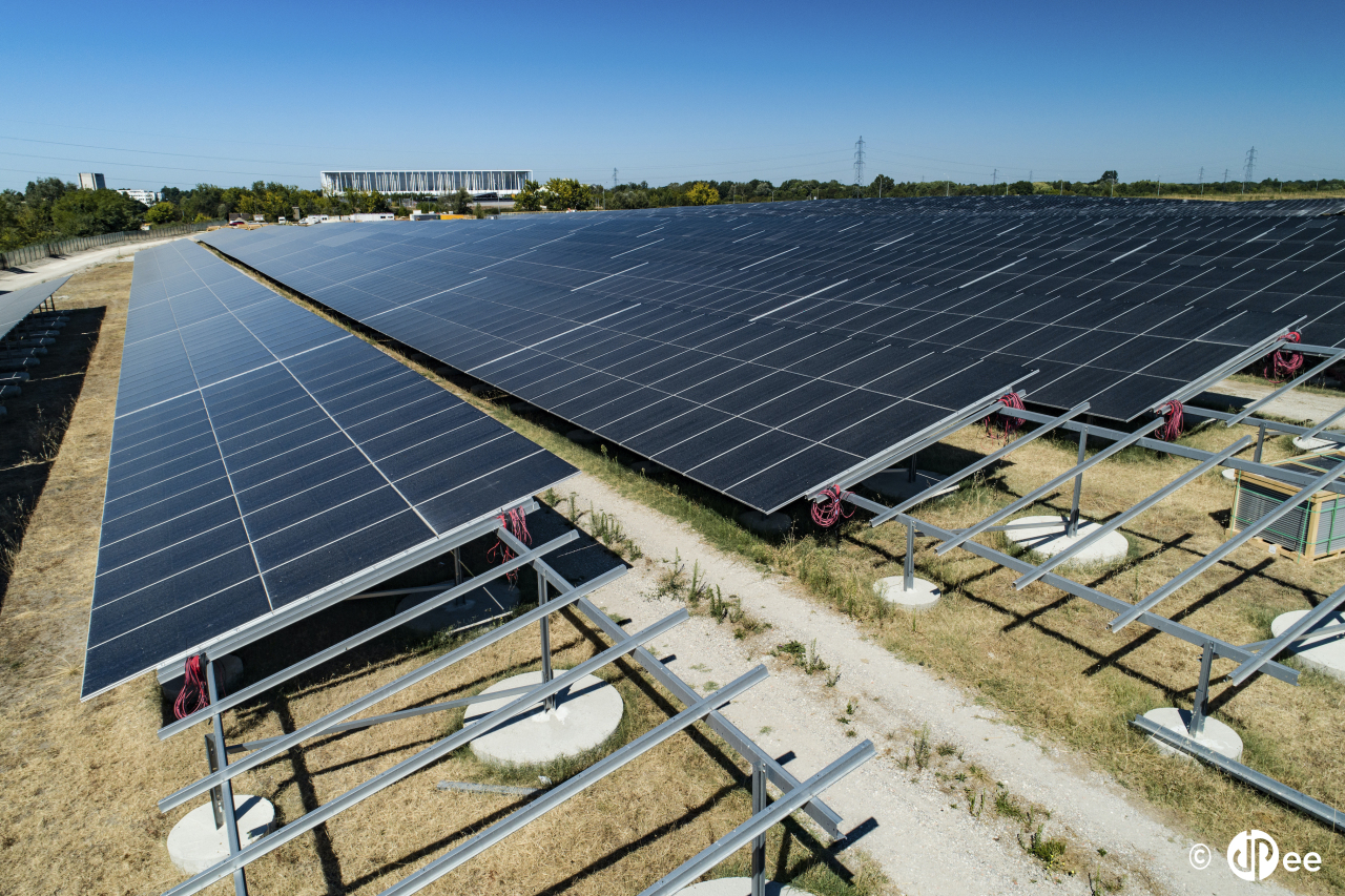 découvrez notre parc solaire au sol, une installation écologique et durable qui transforme l'énergie du soleil en électricité propre. idéal pour les entreprises et collectivités souhaitant réduire leur empreinte carbone et investir dans des solutions énergétiques renouvelables.