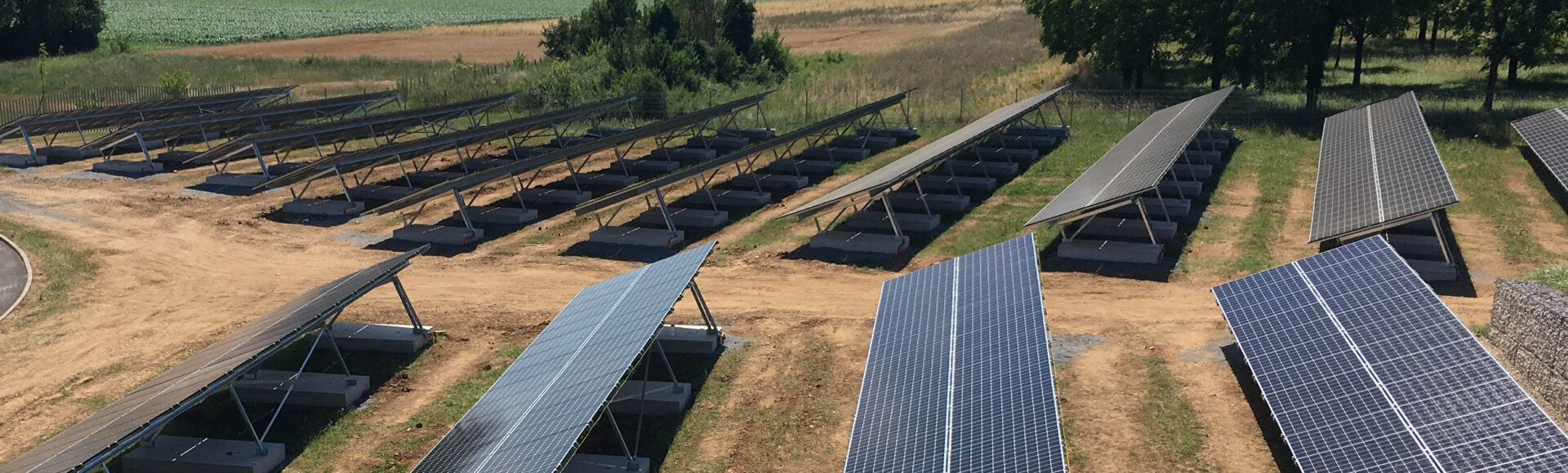 découvrez notre parc solaire au sol, une installation innovante dédiée à la production d'énergie renouvelable. profitez d'une source d'énergie propre et durable qui contribue à la préservation de l'environnement et à la réduction des émissions de co2.