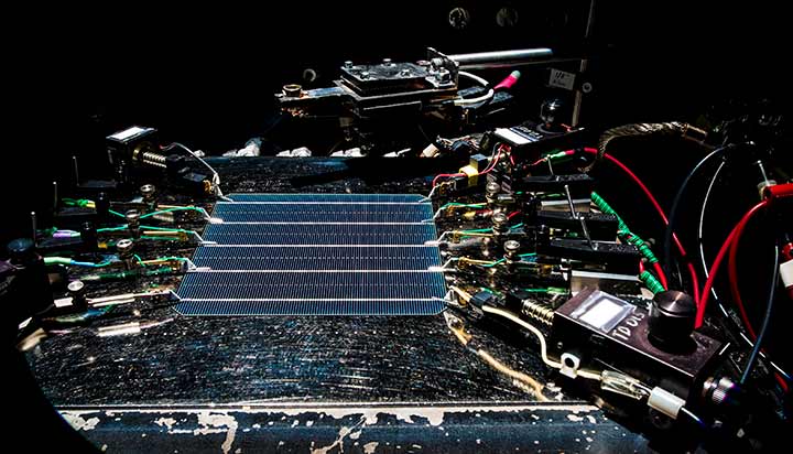 découvrez l'importance de la performance des panneaux photovoltaïques (pv) pour maximiser votre production d'énergie renouvelable. explorez les techniques d'optimisation, les innovations technologiques et les conseils pratiques pour améliorer l'efficacité de votre installation solaire.