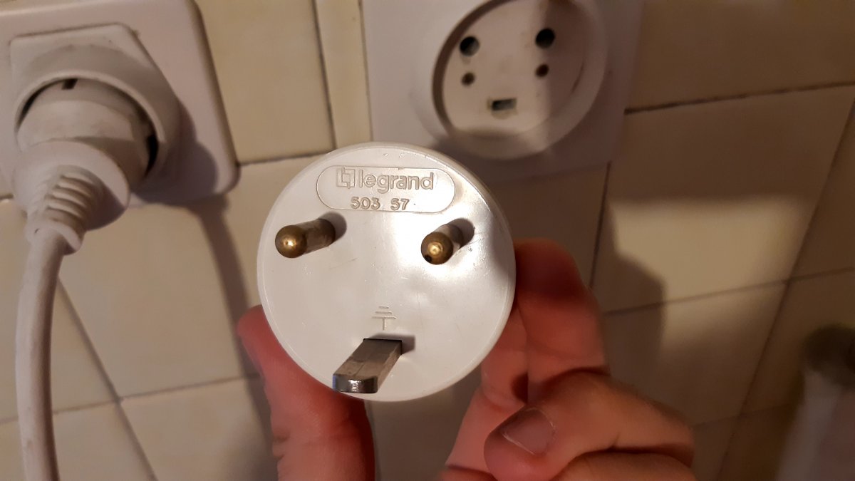 découvrez tout sur la prise phase neutre, une composante essentielle des installations électriques. apprenez son fonctionnement, ses caractéristiques et son importance pour la sécurité et l'efficacité de votre système électrique.