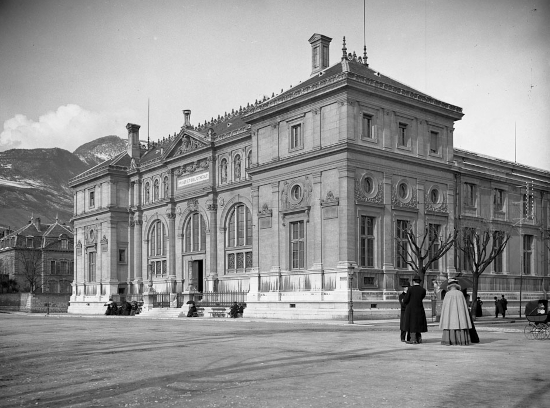 découvrez toutes les informations essentielles sur le projet pv grenoble, ses avantages, et comment il contribue à la transition énergétique à grenoble. rejoignez le mouvement vers des solutions durables et innovantes.