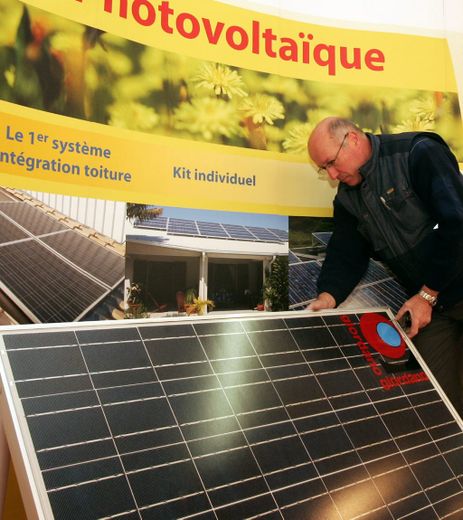 découvrez l'industrie photovoltaïque, un secteur en pleine expansion qui harness le pouvoir du soleil pour produire de l'énergie durable. explorez les dernières innovations, les tendances du marché, et les avantages de l'énergie solaire pour un avenir plus vert.