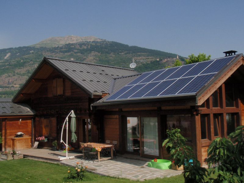 découvrez les avantages du photovoltaïque isolé, une solution énergétique durable permettant de produire de l'électricité en autonomie, idéale pour les logements hors réseau. optimisez votre consommation d'énergie grâce à une installation adaptée et respectueuse de l'environnement.