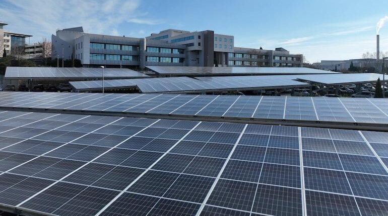découvrez les meilleures solutions photovoltaïques à montpellier pour optimiser votre consommation d'énergie et réduire votre empreinte carbone. profitez d'une énergie renouvelable et économique adaptée à vos besoins.