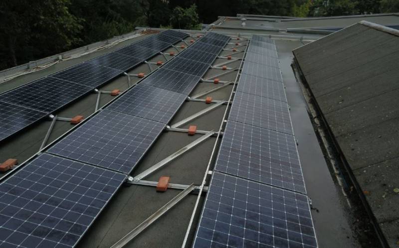 découvrez les solutions photovoltaïques professionnelles pour optimiser votre production d'énergie renouvelable. profitez d'installations de panneaux solaires de haute qualité, d'un accompagnement personnalisé et d'une expertise reconnue pour alléger votre facture énergétique et diminuer votre empreinte carbone.