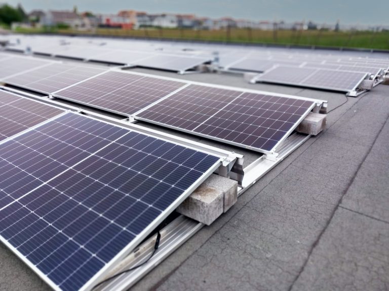 découvrez les solutions photovoltaïques professionnelles pour optimiser votre production d'énergie solaire. profitez d'installations sur mesure, d'un accompagnement expert et d'une réduction des coûts énergétiques.