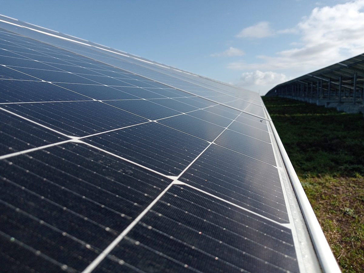 découvrez nos solutions photovoltaïques à val : des panneaux solaires performants pour une énergie renouvelable et économique. engagez-vous pour la transition énergétique et réduisez votre facture d'électricité tout en préservant l'environnement.