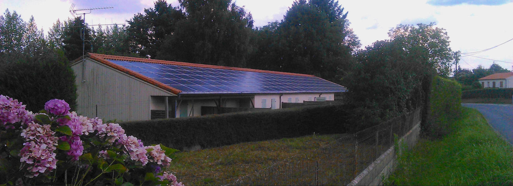 découvrez les solutions photovoltaïques en vendée pour produire votre propre électricité verte. profitez des infrastructures adaptées, des aides financières et d'un service de qualité pour un avenir énergétique durable.