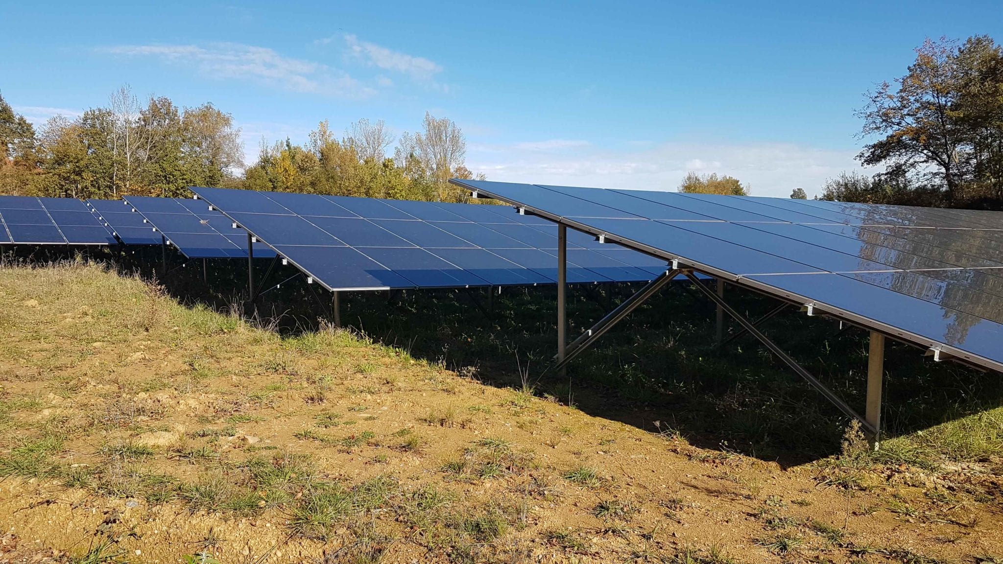 découvrez photovoltaïque73, votre expert en solutions d'énergie solaire en savoie. profitez d'installations photovoltaïques performantes et écologiques pour réduire vos factures d'électricité tout en préservant l'environnement.