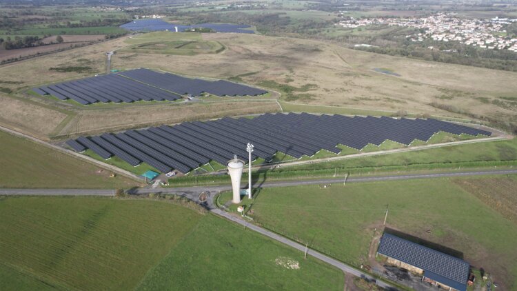 découvrez photovoltaique73, votre spécialiste en solutions énergétiques durables en savoie. profitez de l'énergie solaire pour réduire vos factures et contribuer à la préservation de l'environnement. contactez-nous pour un devis personnalisé!