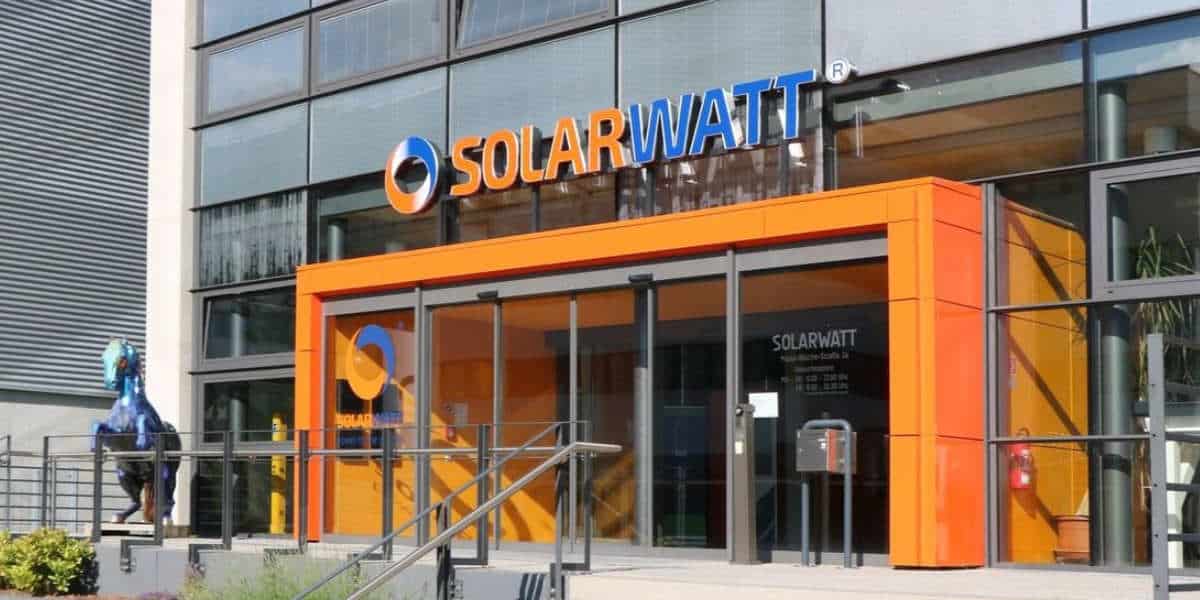 découvrez les prix des batteries solarwatt et optimisez votre système solaire avec une solution de stockage performante. comparez les offres et choisissez la batterie qui répond le mieux à vos besoins énergétiques. informez-vous sur les avantages et la qualité des produits solarwatt.