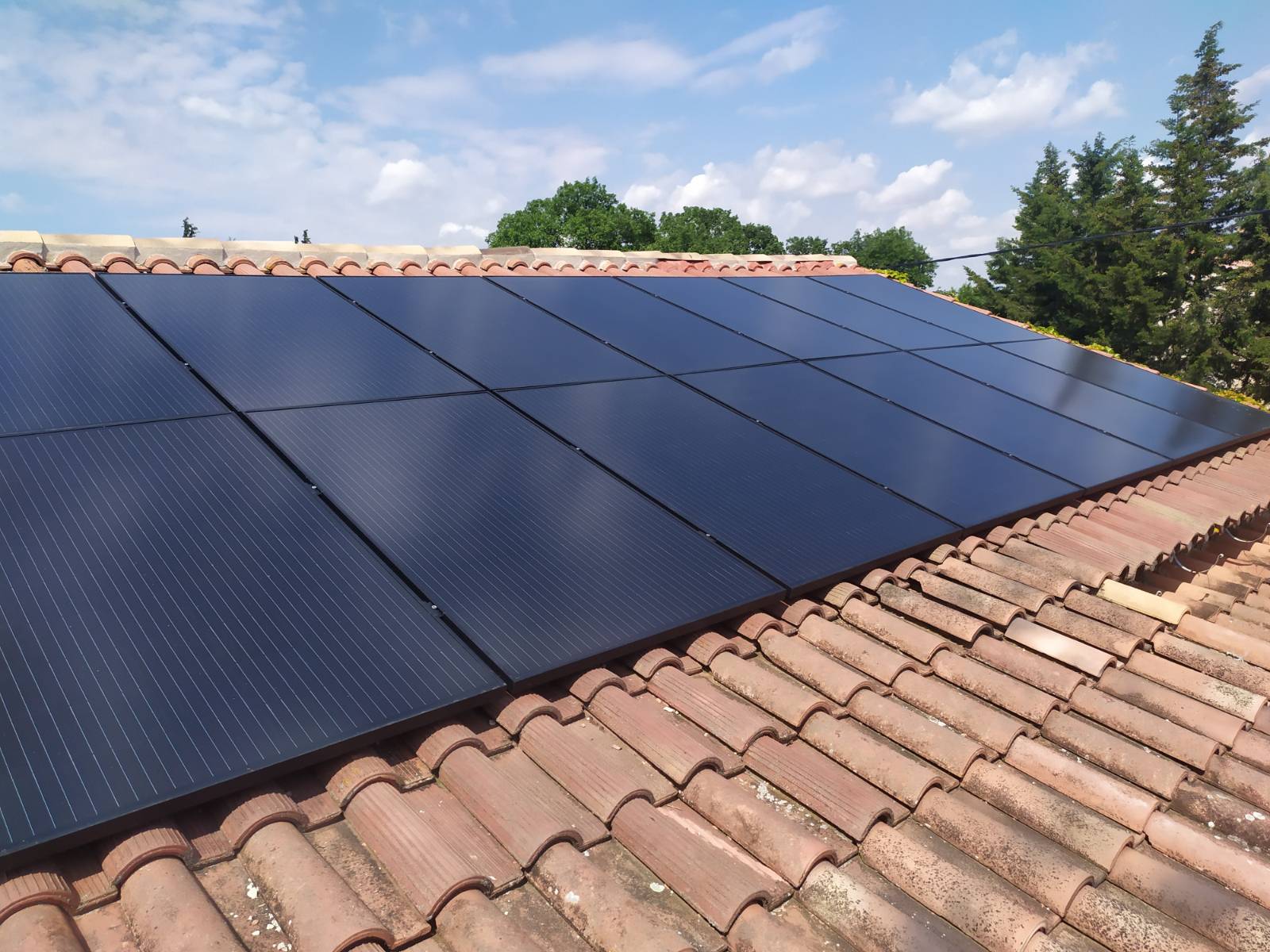 découvrez les prix des panneaux solaires de 6 kwc et optimisez votre investissement énergétique. comparez les meilleures offres pour profiter d'une énergie propre et durable.
