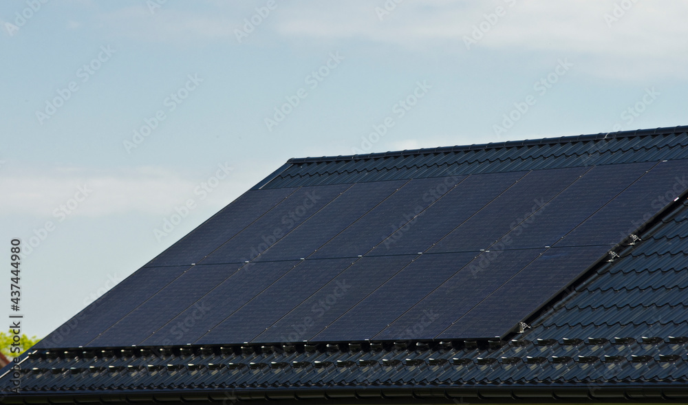 découvrez les prix des panneaux solaires de 6 kwc pour optimiser votre consommation d'énergie. comparez les offres et faites le choix idéal pour votre installation photovoltaïque.