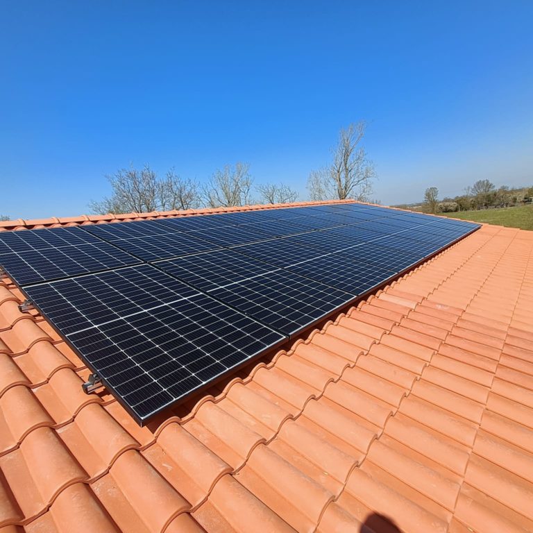 découvrez les tarifs des panneaux solaires de 6 kwc et comment optimiser votre investissement en énergie renouvelable. informez-vous sur les coûts, les aides disponibles et les avantages des panneaux solaires pour votre maison.