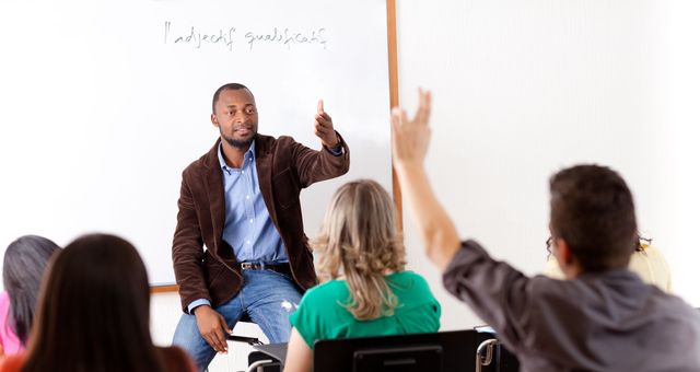découvrez comment un professeur inspire et guide ses élèves vers l'excellence académique. explorez son rôle essentiel dans l'éducation, sa passion pour l'enseignement et les méthodes innovantes qu'il utilise pour favoriser l'apprentissage.