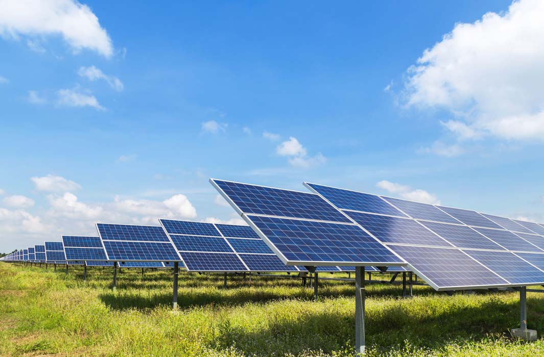 découvrez notre projet photovoltaïque agricole, une initiative innovante qui allie production d'énergie renouvelable et agriculture durable. optimisez vos terres tout en contribuant à la transition énergétique et en réduisant votre empreinte carbone.