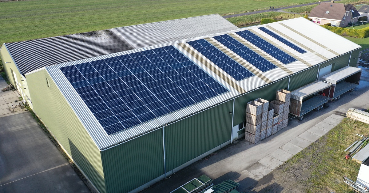 découvrez le système photovoltaïque de 100 kwc, une solution énergétique efficace et durable pour une production d'électricité optimale. idéal pour les entreprises et les grandes installations, ce système vous permet de réduire vos coûts énergétiques tout en respectant l'environnement.