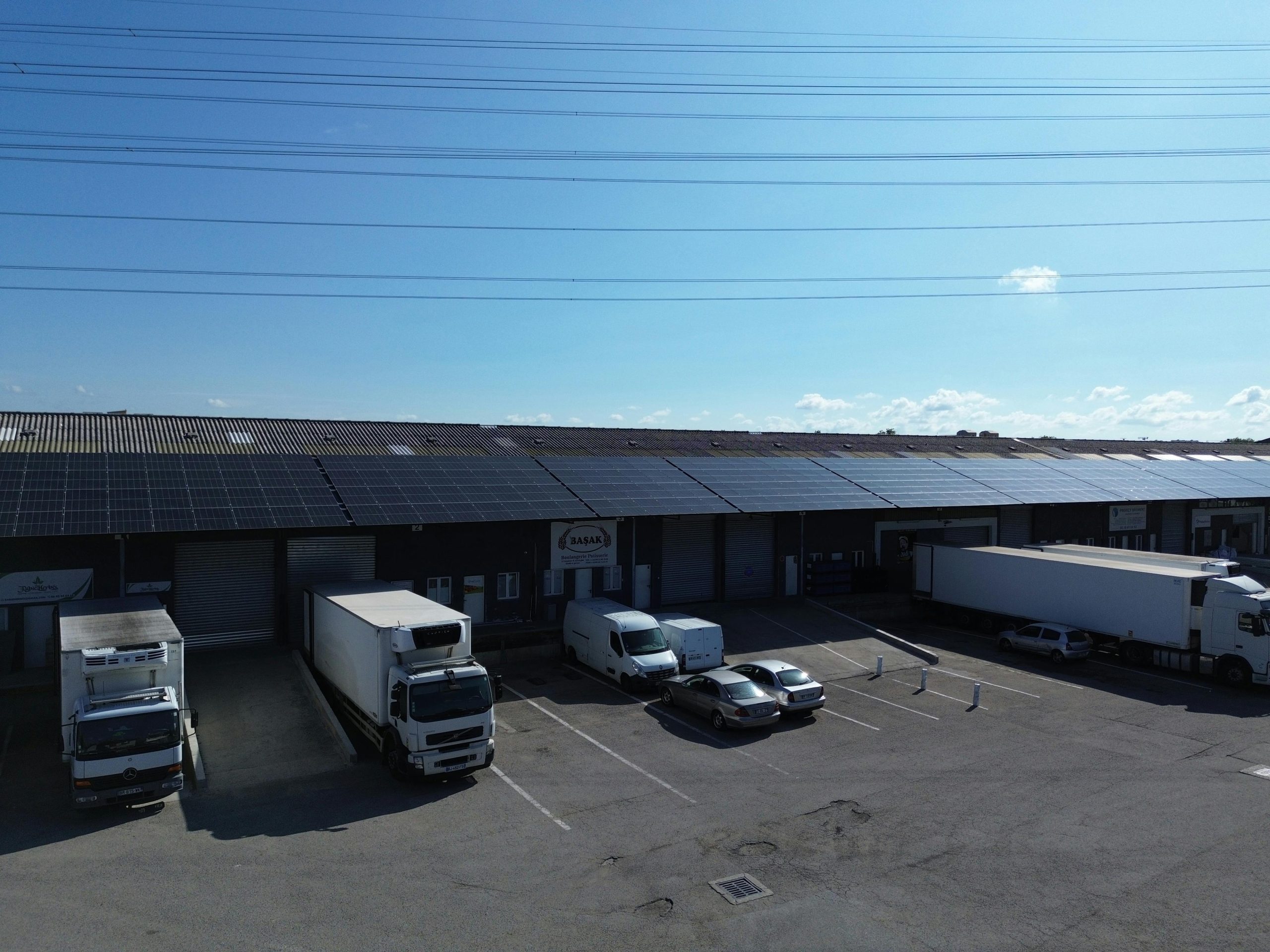 découvrez tout sur le photovoltaïque industriel : solutions innovantes, avantages économiques et durables, ainsi que les meilleures pratiques pour intégrer l'énergie solaire dans votre entreprise.