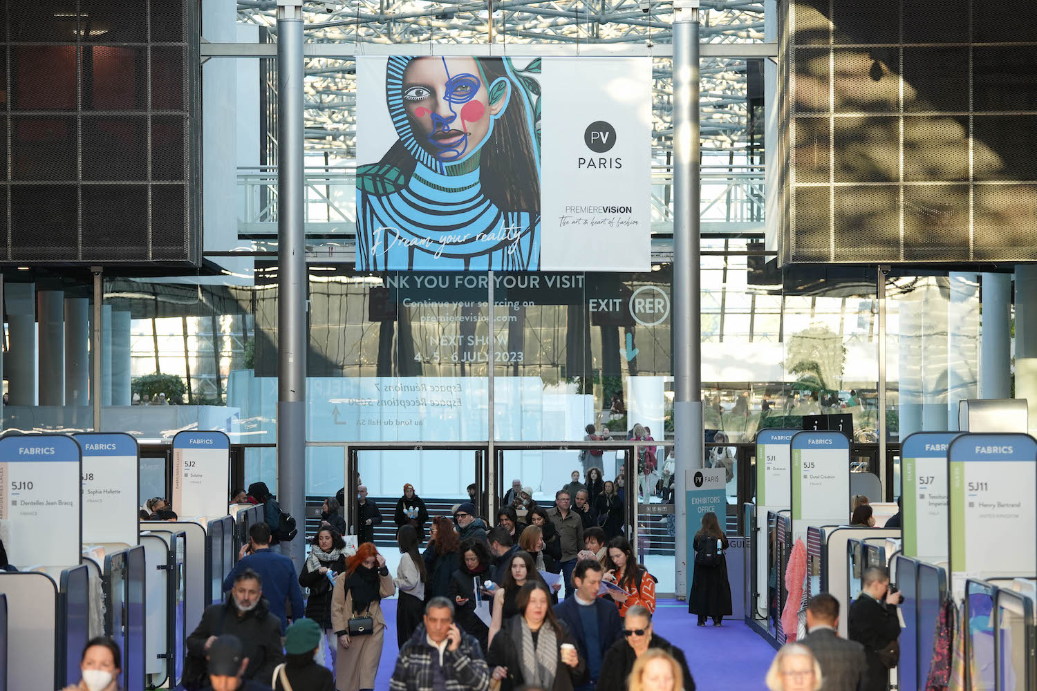 découvrez pv paris, votre référence pour la mode et le style dans la capitale française. explorez nos collections uniques et chic, parfaites pour chaque occasion.