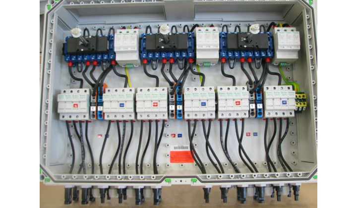 découvrez comment assurer le raccordement de vos panneaux photovoltaïques avec notre guide complet. optimisez votre installation solaire pour profiter pleinement de l'énergie renouvelable et réduire votre facture d'électricité.