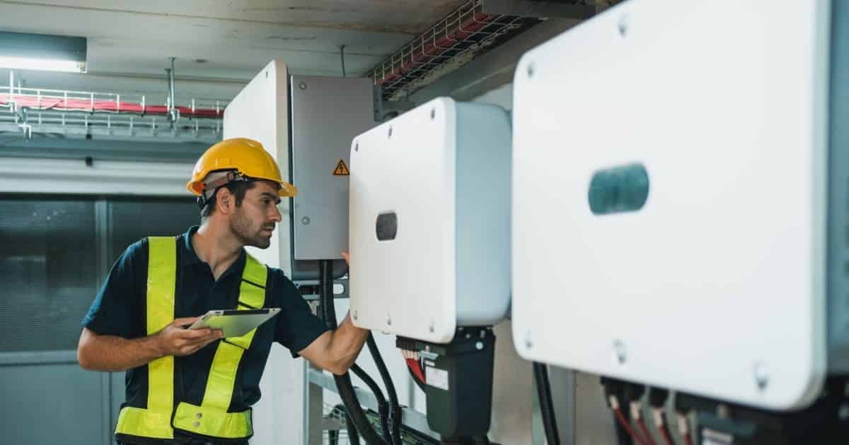 découvrez nos services de réparation d'onduleurs photovoltaïques (pv) pour garantir l'efficacité de votre installation solaire. bénéficiez d'une expertise professionnelle pour redonner vie à vos systèmes énergétiques et maximiser votre production d'énergie renouvelable.