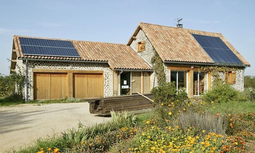 découvrez comment revendre votre électricité photovoltaïque et transformer votre installation solaire en source de revenus. apprenez les étapes essentielles, les avantages financiers et les régulations à connaître pour maximiser votre rendement.