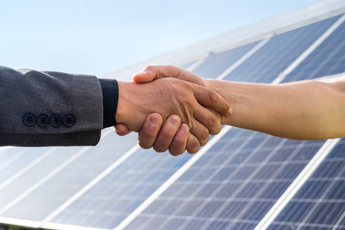 découvrez les opportunités de la revente photovoltaïque : maximisez vos revenus en revendant l'énergie solaire générée par vos panneaux. informez-vous sur les avantages fiscaux, les démarches à suivre et les meilleures pratiques pour optimiser votre investissement dans l'énergie renouvelable.