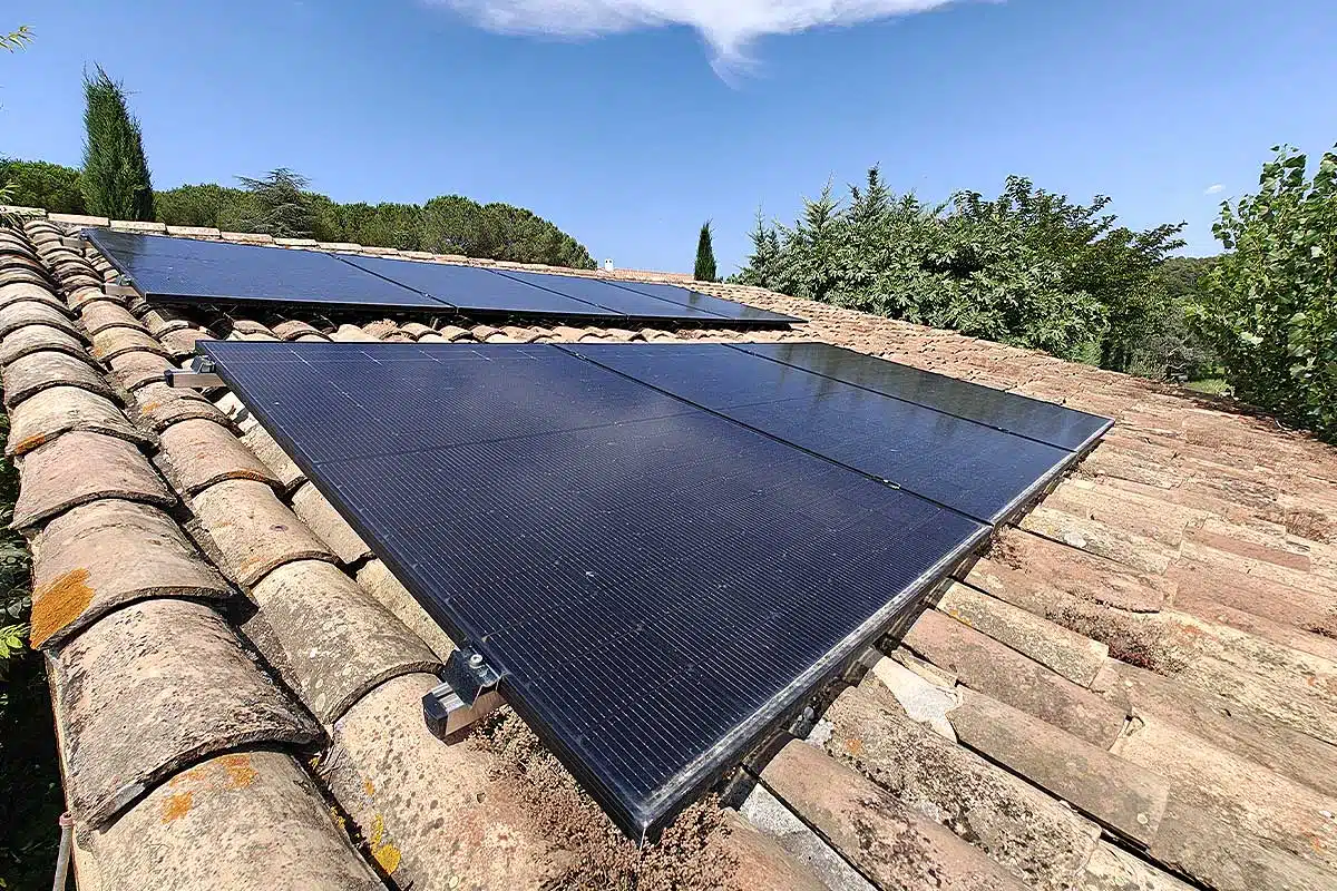 découvrez comment les panneaux solaires peuvent révolutionner votre consommation d'énergie. apprenez les avantages écologiques et économiques, et devenez le roi de l'énergie verte avec des solutions adaptées à vos besoins.