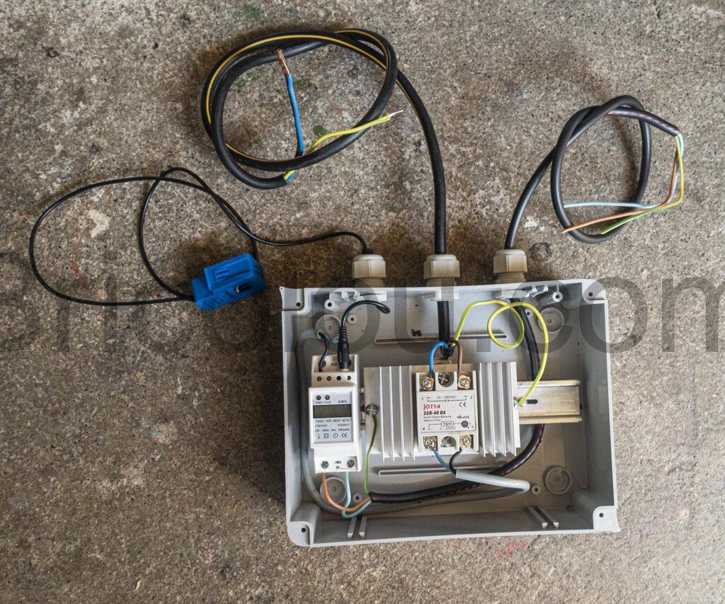 découvrez comment un routeur photovoltaïque optimise la production d'énergie solaire, maximise votre autoconsommation et contribue à une gestion intelligente de votre installation solaire. transformez votre toit en une source d'énergie durable et efficace.