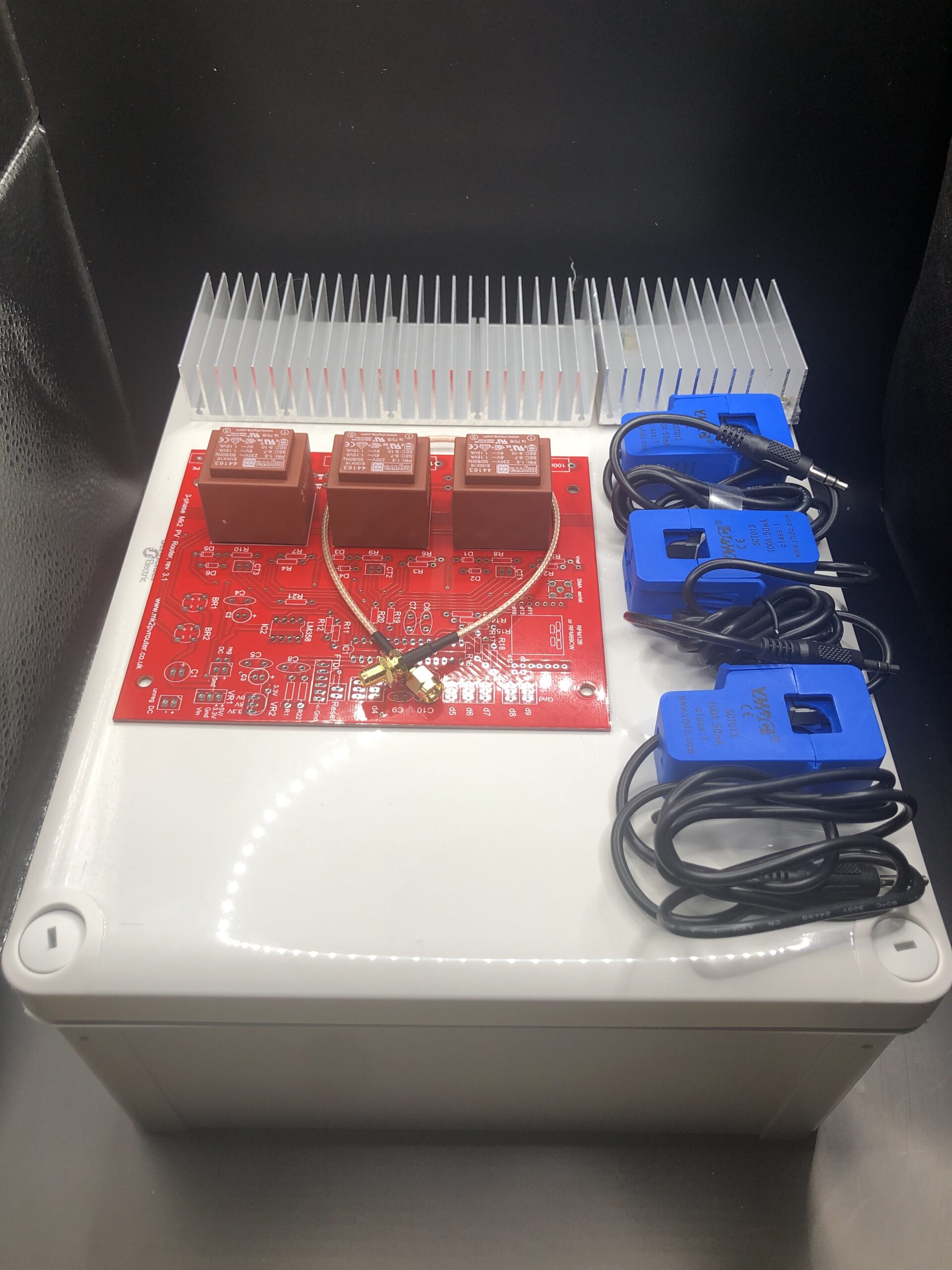 découvrez le routeur photovoltaïque, une solution innovante pour maximiser l'efficacité de votre système solaire. optimisez la gestion de votre énergie renouvelable et réduisez vos factures grâce à une technologie avancée qui communique en temps réel avec vos équipements. investissez dans un avenir durable avec un routeur photovoltaïque performant.