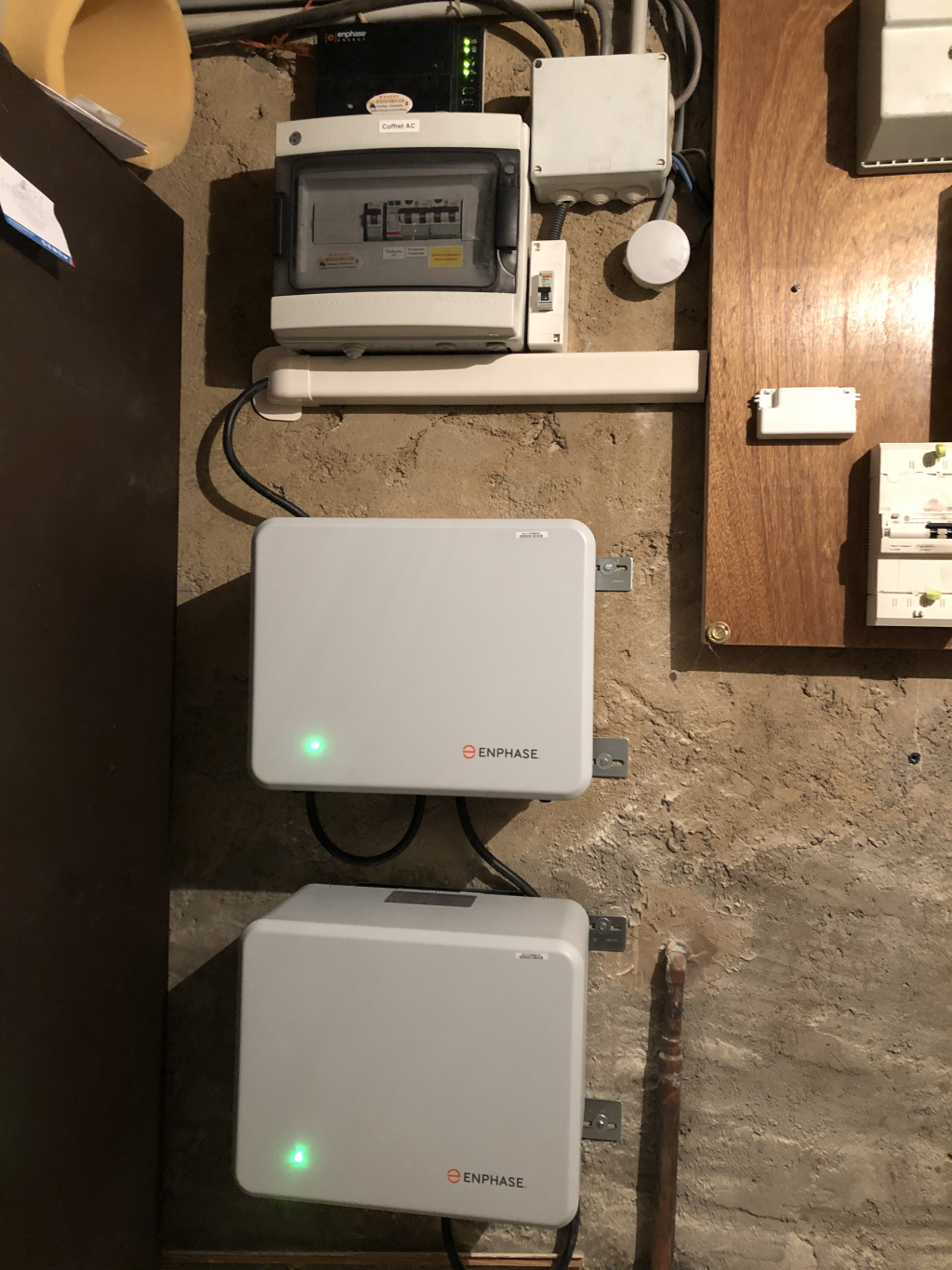 découvrez le routeur solaire enphase, la solution idéale pour optimiser et gérer l'énergie de votre installation solaire. profitez d'une connectivité avancée, d'une surveillance en temps réel et d'une performance accrue pour tirer le meilleur de votre système photovoltaïque.